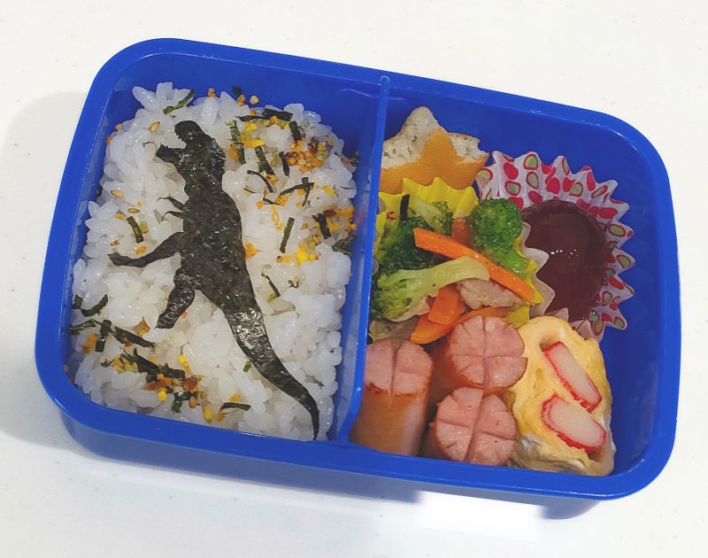 のりアート、きょうりゅを使ったお弁当